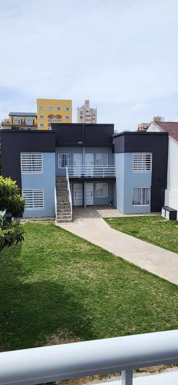 Deptos nuevos a 50m del centro y 150 de la playa - 2