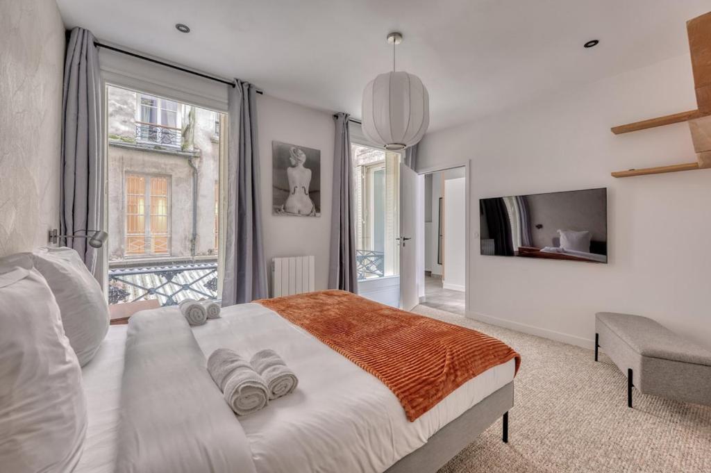 Charming two-room apartment with terrace in Saint-Germain-des-Prés - 2