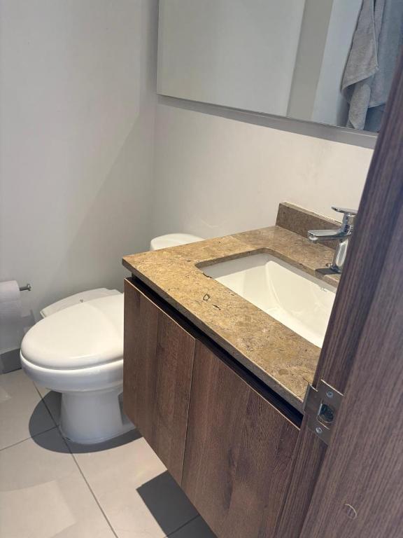 Beach Getaway Modern Apt, 1 Block from beach, Santa Marta - 4