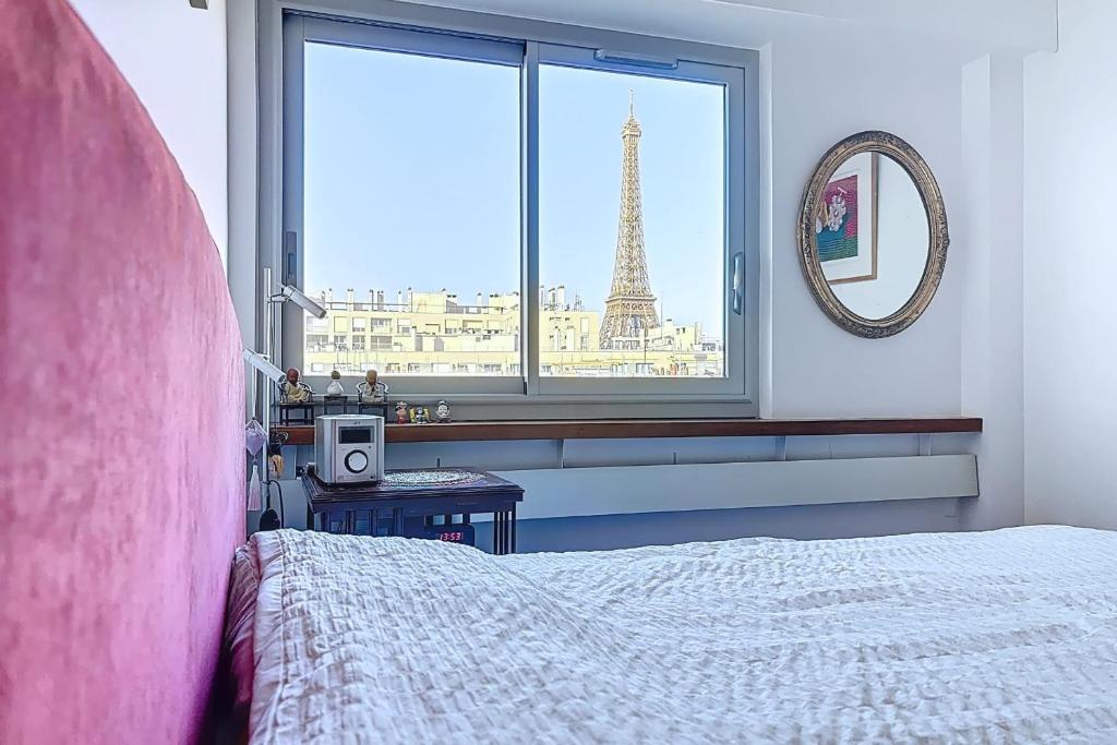 Appartement avec balcon vue Tour Eiffel - 1