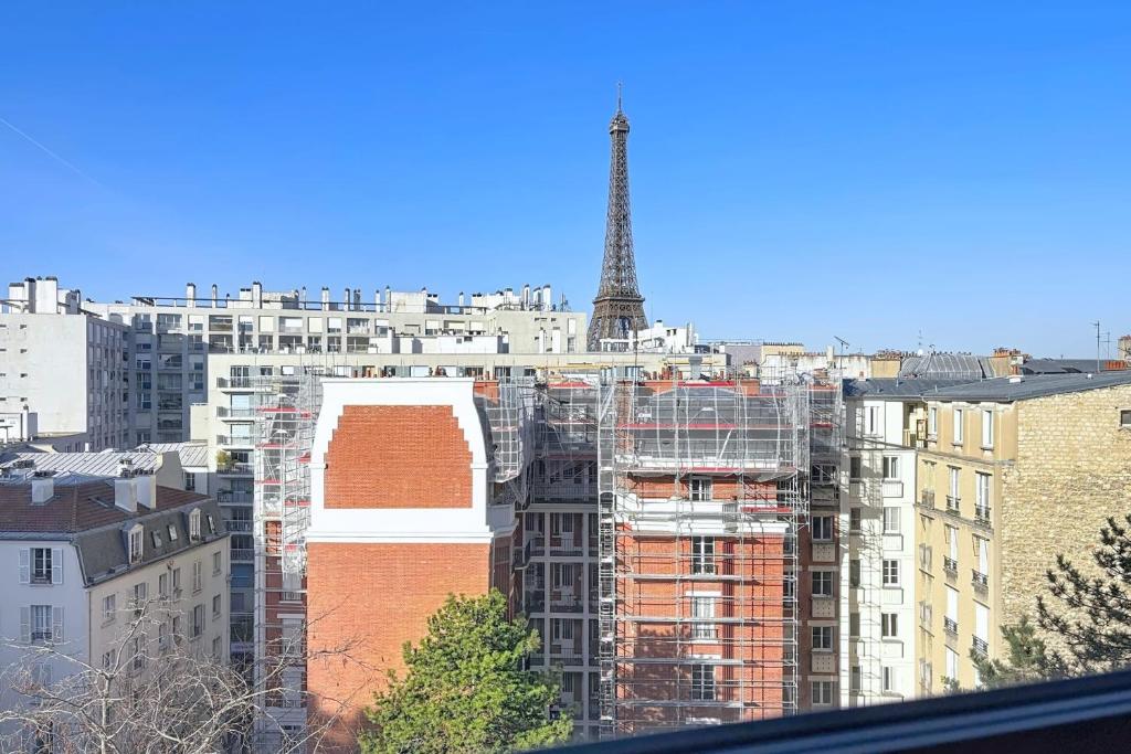 Appartement avec balcon vue Tour Eiffel - 5