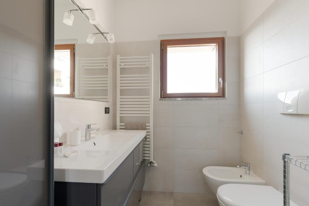 GuestHost - Modern Apartment Milano Pirelli - 5