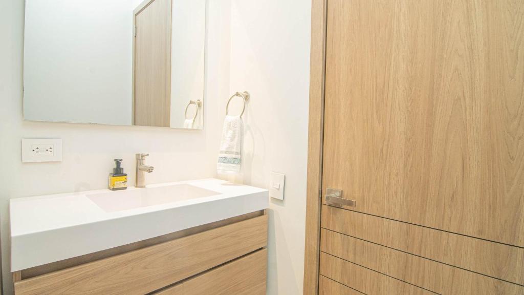 Exclusive New 1-BR Apartment in Baia Kristal Kabo - 3