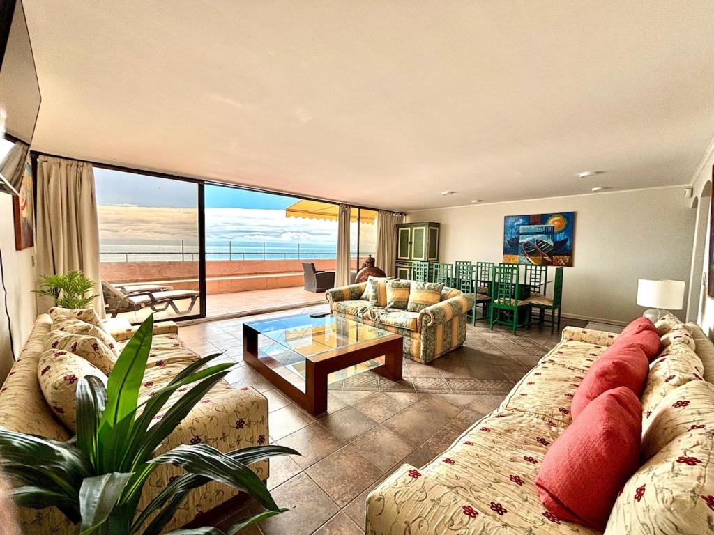 Espectacular departamento de primera linea - 1