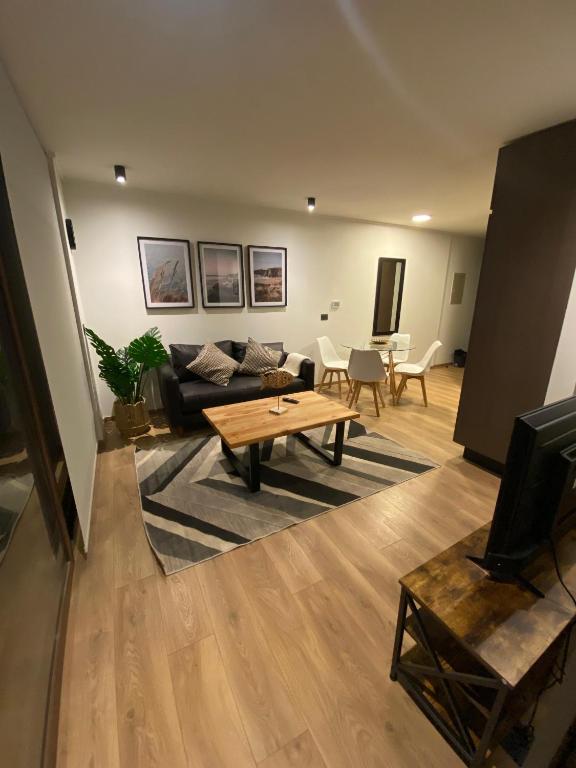 Modern 1-Bedroom Apartment in Somma Asturias - 3
