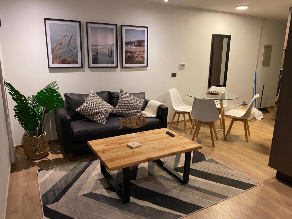 Modern 1-Bedroom Apartment in Somma Asturias - 1