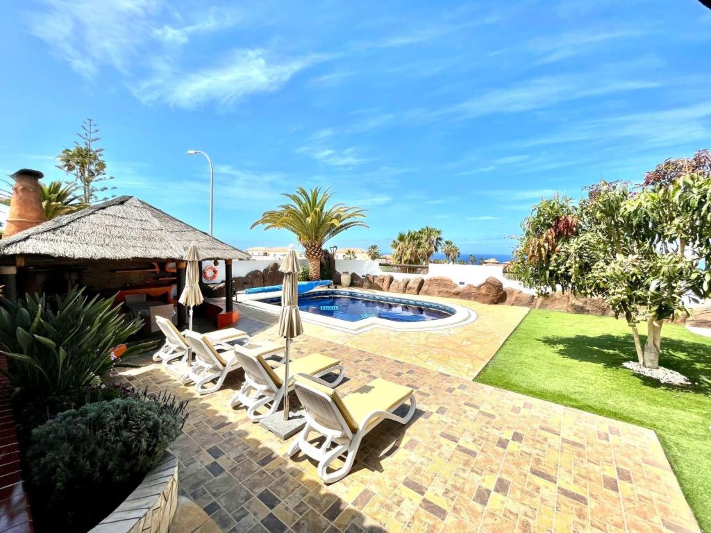 Holiday Home Chalet Anais luxury villas by Interhome - 2