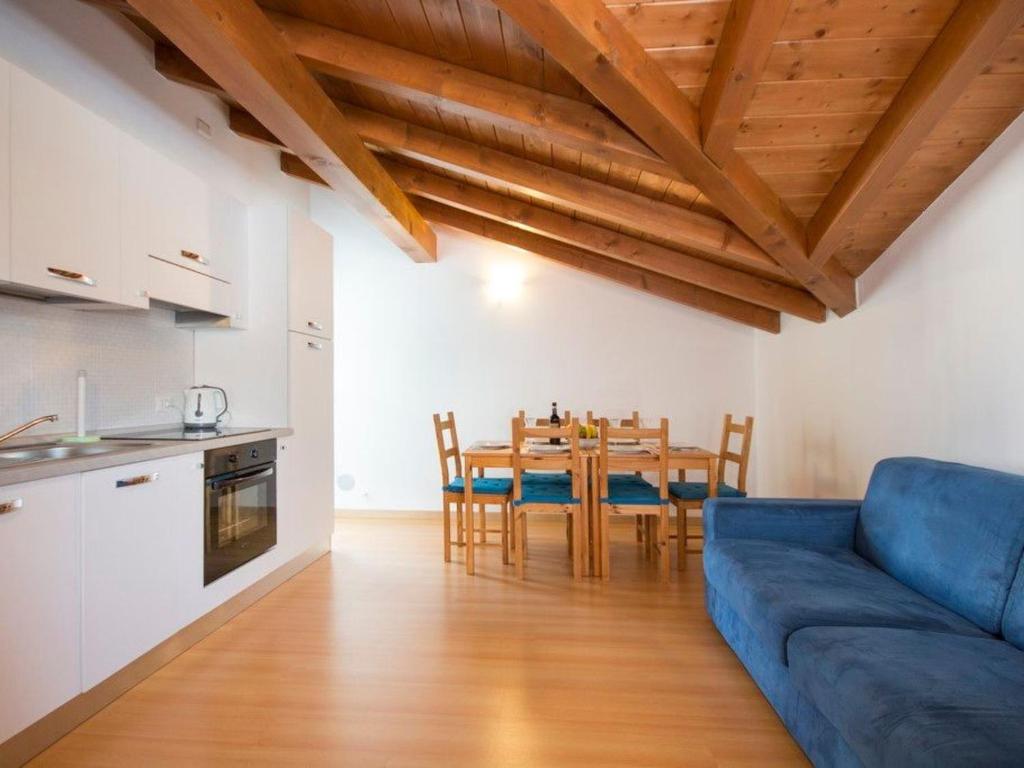 Apartment Dachgeschosswohnung am See für 6 Personen by Interhome - 5