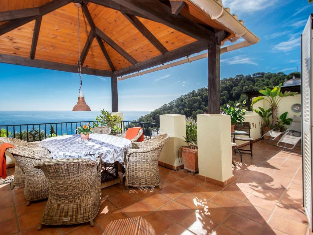 Holiday Home in Almuñécar mit Terrasse und Meerblick by Interhome - 1