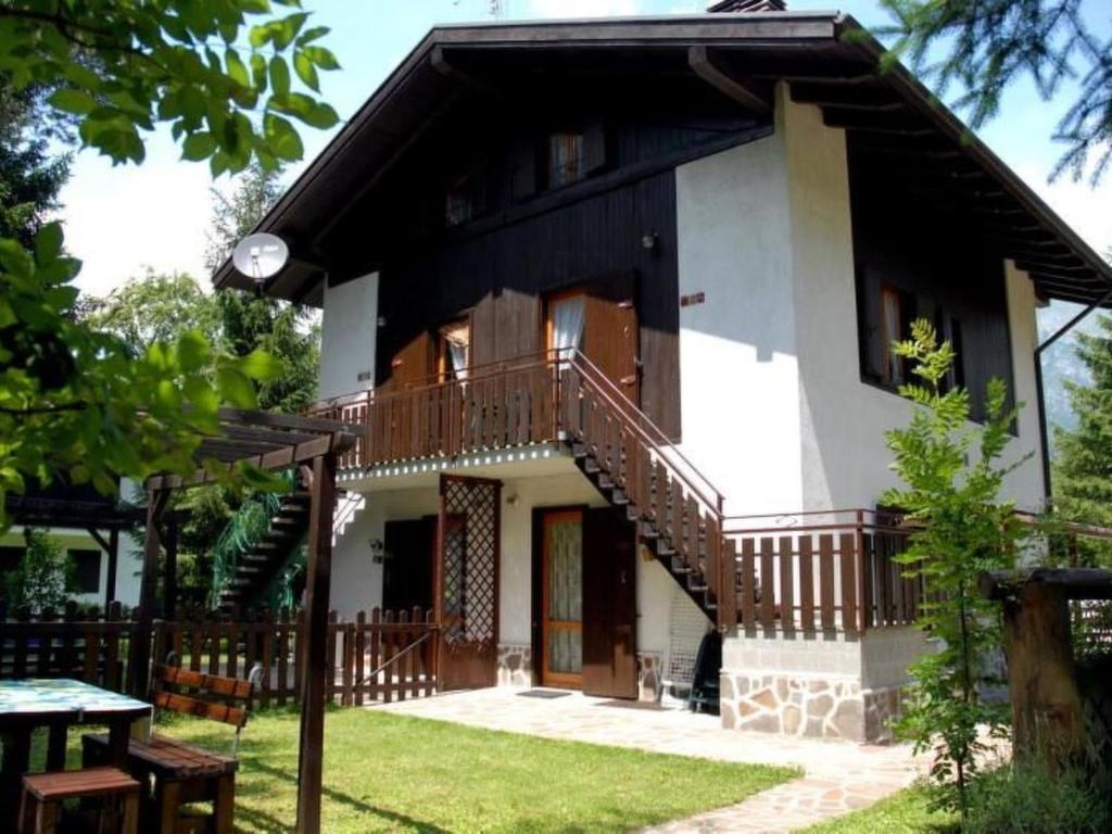 Apartment Erdgeschosswohnung mit möbliertem Garten by Interhome - 2