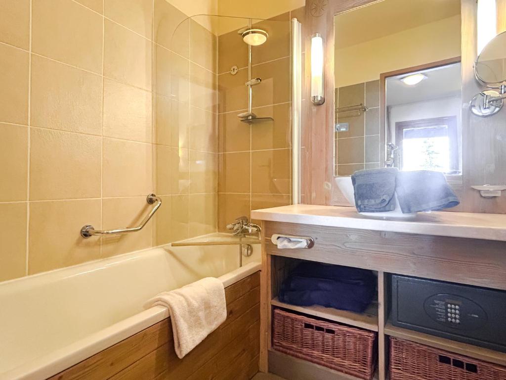 2 Bed Ski in and Ski out Luxury Apt in 5 star Residence - 4