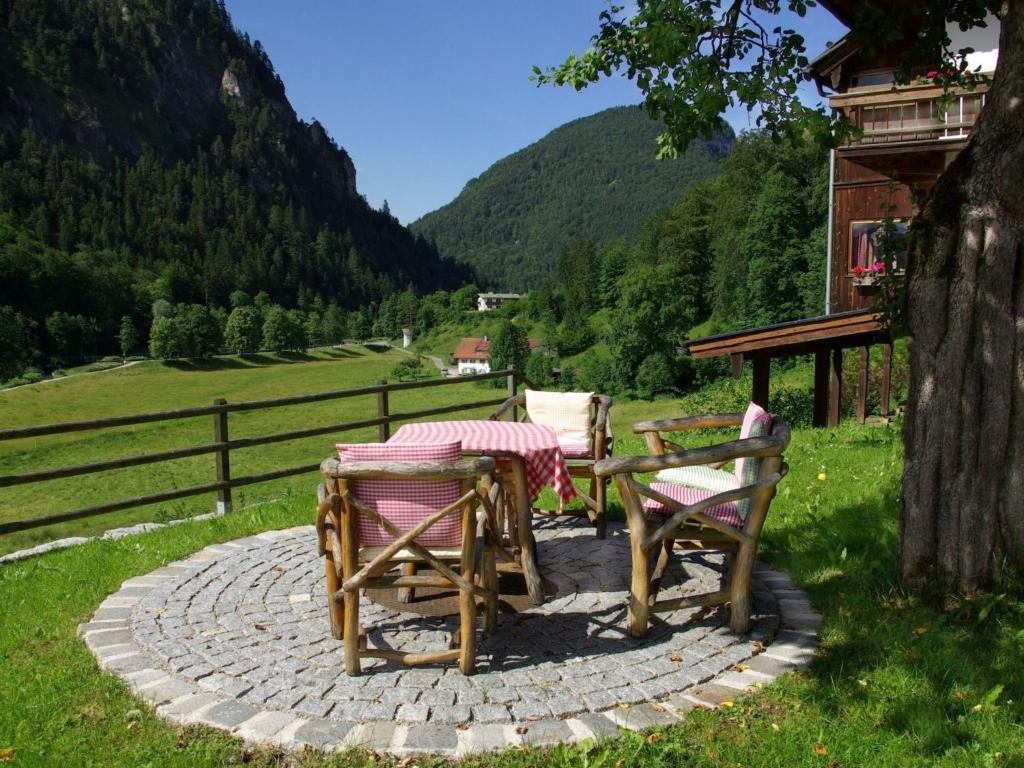 Apartment Große Wohnung in Berchtesgaden mit Terrasse by Interhome - 2