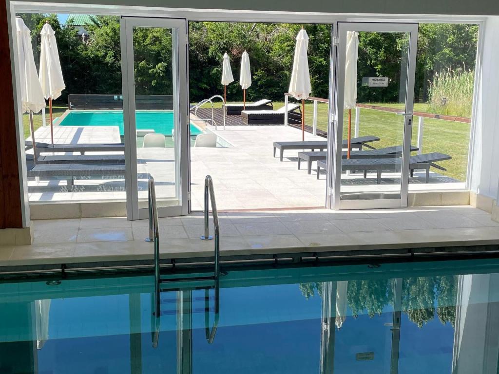 Las Nubes Piscina interior y exterior - 2