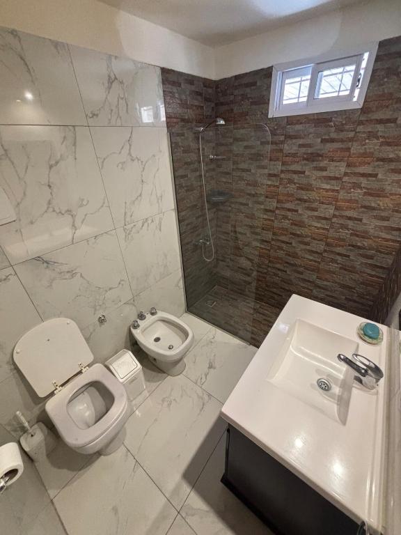 Excellent property, 6 blocks from the beach - 3
