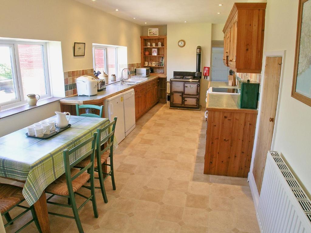 Purcombe Farmhouse, near Bridport photo 2