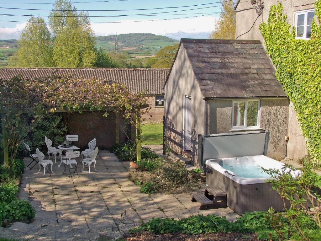 Purcombe Farmhouse, near Bridport photo 7