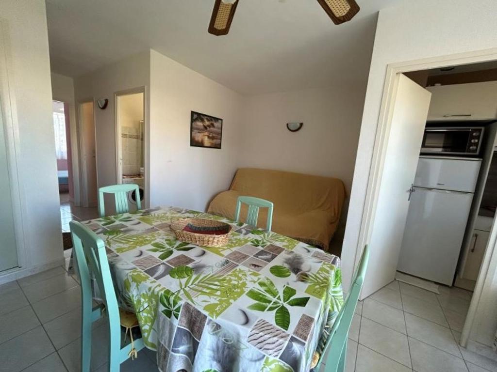 Appartement pour 4 à 150m de la plage avec parking - FR-1-837-70 - 3