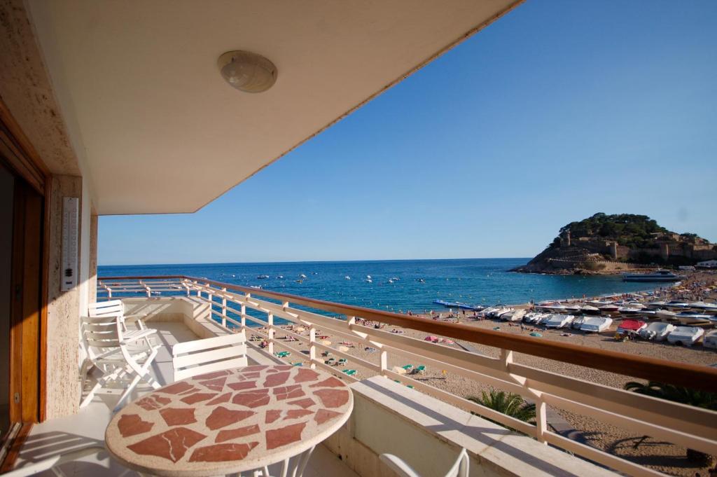 Lets Holidays INCREDIBLE APARTMENT WITH AMAZING VIEWS - 2