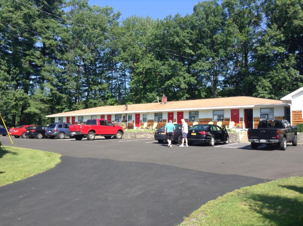 Robin Hood Motel photo