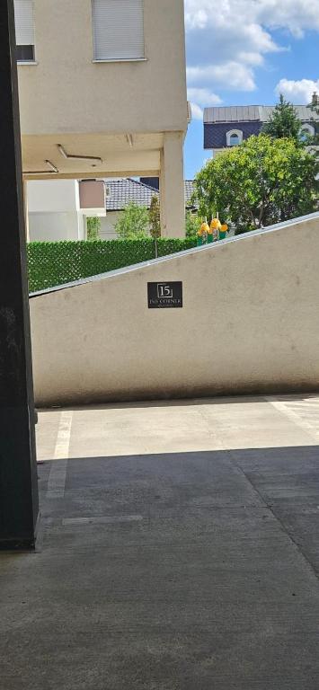 15th Corner Apartment - 2