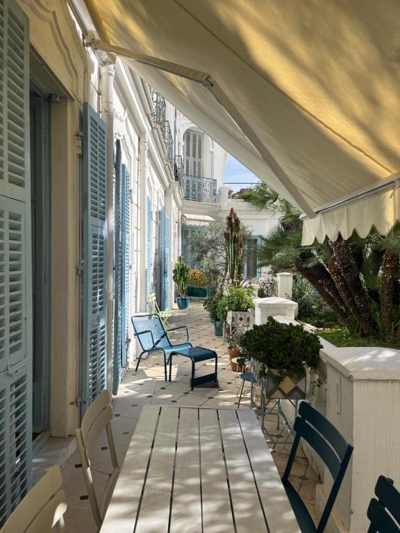Beautiful garden apartment steps from the beach - 4