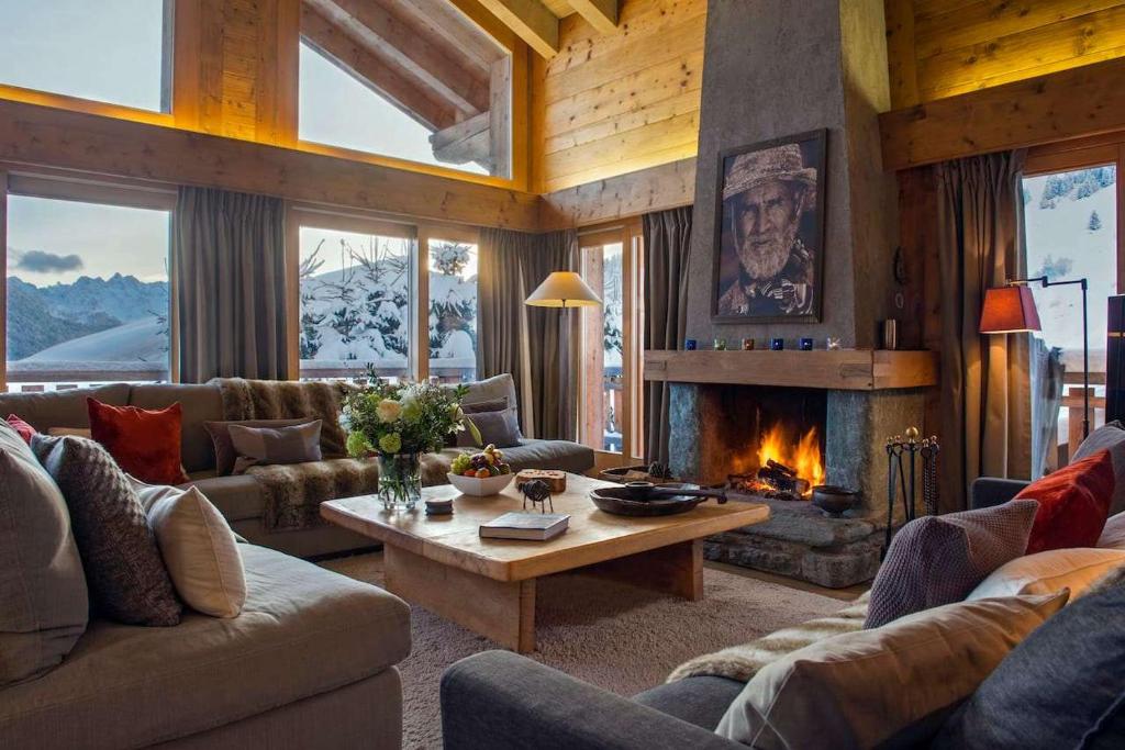 Refined Verbier Chalet With Scenic Views - 1