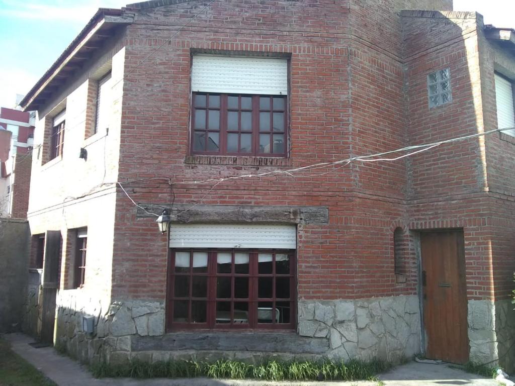 Casa a 50 metros playa PUNTA MOGOTES, MAR DEL PLATA - 1