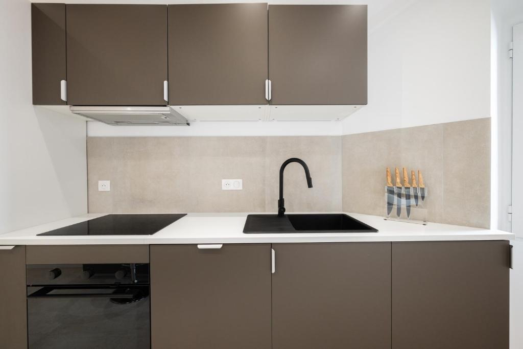 Charmant deux pièces rénové au coeur de la vieille ville AC - 3