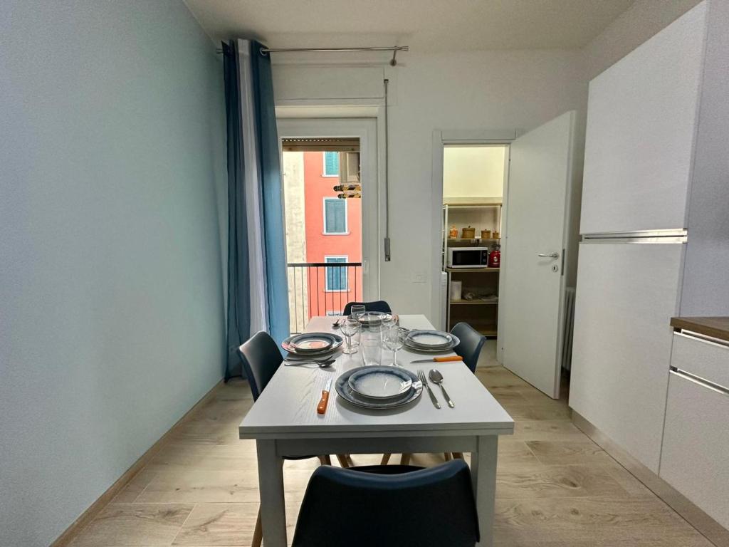 Lucania Azzurra Apartment, Elegante e Confortevole, con Metro M3 sotto casa, collegamento diretto a Duomo di Milano e Stazione Centrale - 4