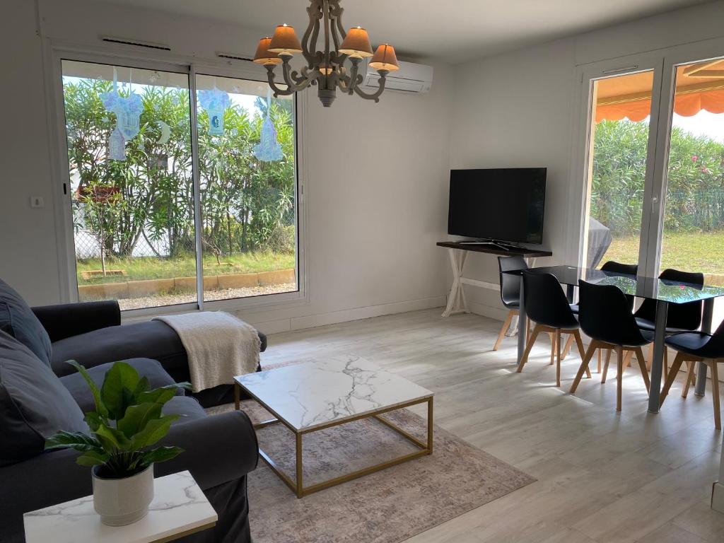 Beautiful 3 bedroom apartment with nice garden - 2