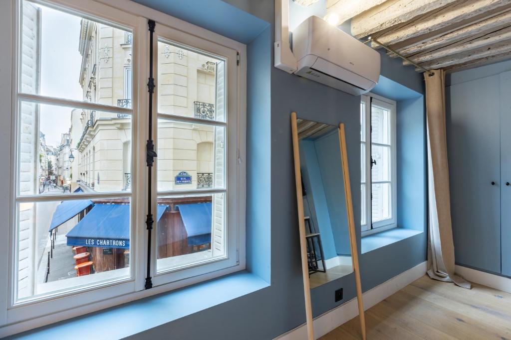 Beautiful Apartment in the Marais District - 3