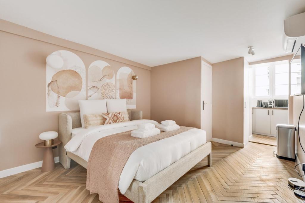 Cozy studio in the heart of historic Le Marais - 1