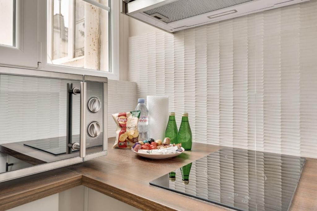 Cozy studio in the heart of historic Le Marais - 5