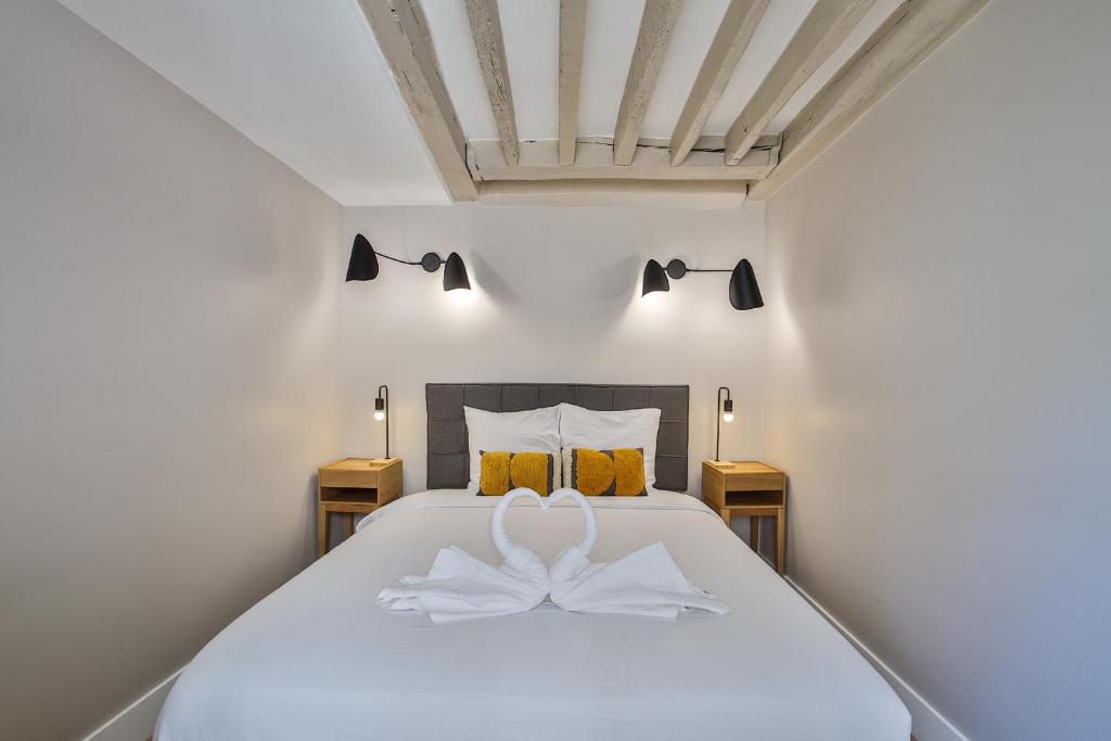 Heart of Marais a Large 1-Bedroom Apartment - 5