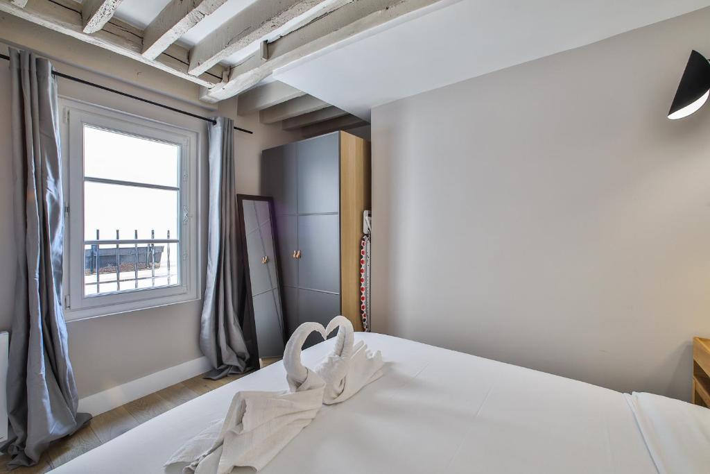Heart of Marais a Large 1-Bedroom Apartment - 2