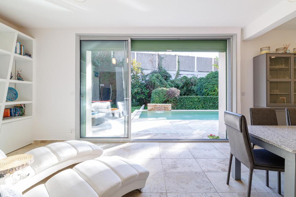 VILLA MARIE -Pool - Garden-Close To Beach -Parking - 3