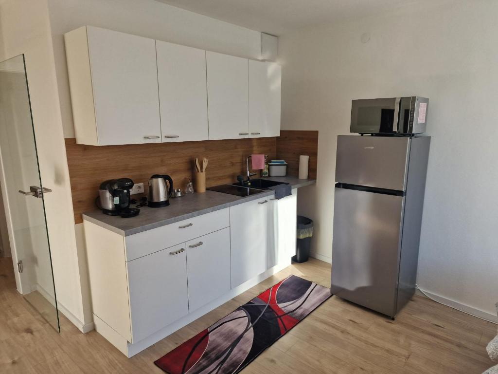40 m2 Appartement Nürnberg Ost mit Balkon 8 Min by car to Expo Modern Stay Highspeed WLAN Quiet and Green - 2