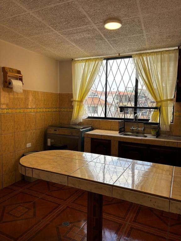 Depa Guajaló - Quicentro Sur con Terraza y Parking - 5