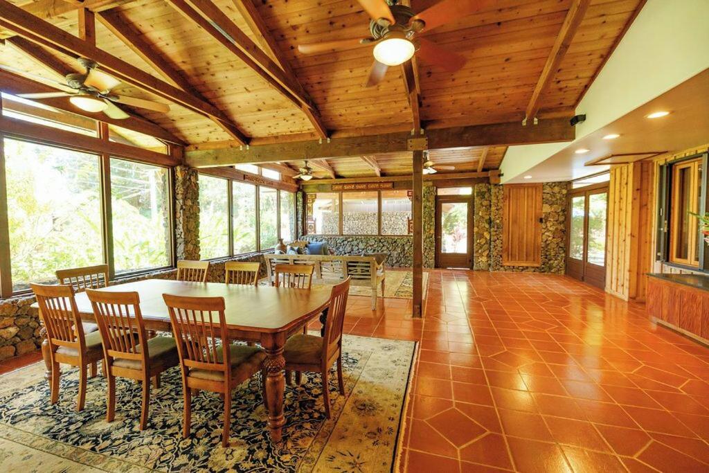 Tranquil 4 bedroom 빌라 외관 또는 전경