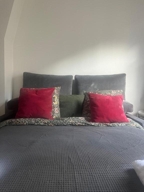 Bedroom in Paris - 2