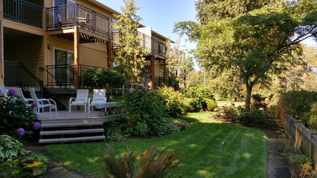 Lewis River Inn photo