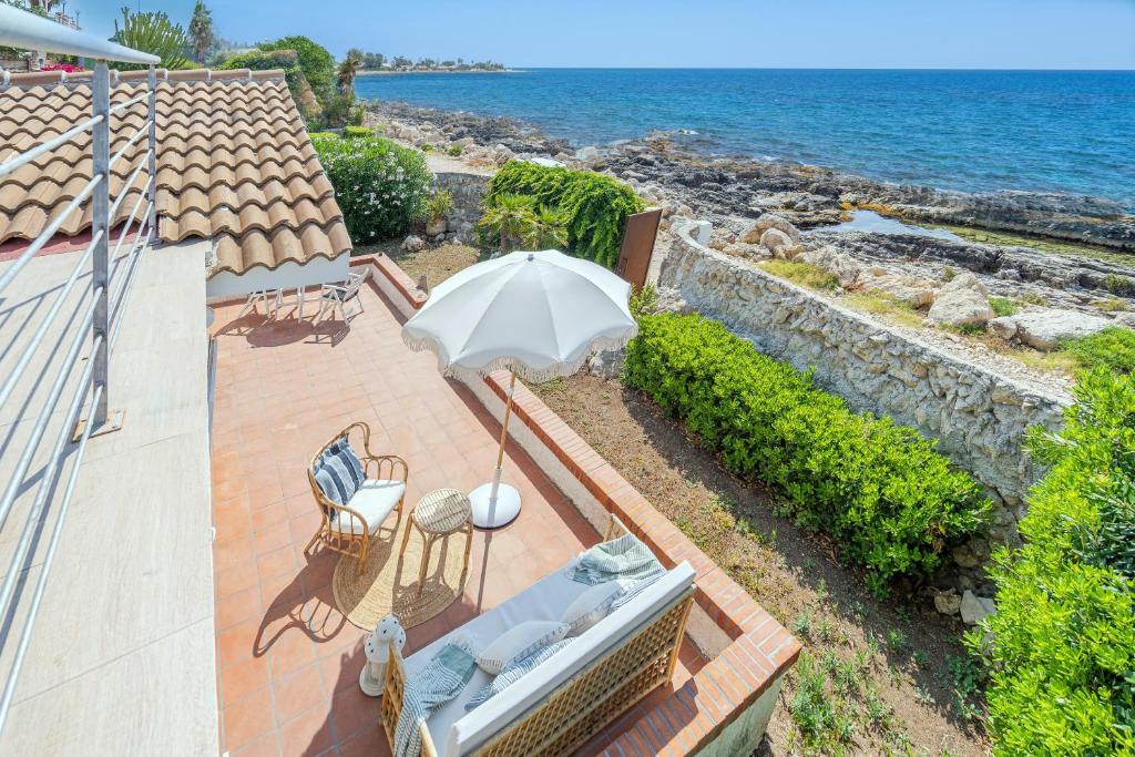 Villa fronte mare a Fontane Bianche con accesso diretto al mare - 5
