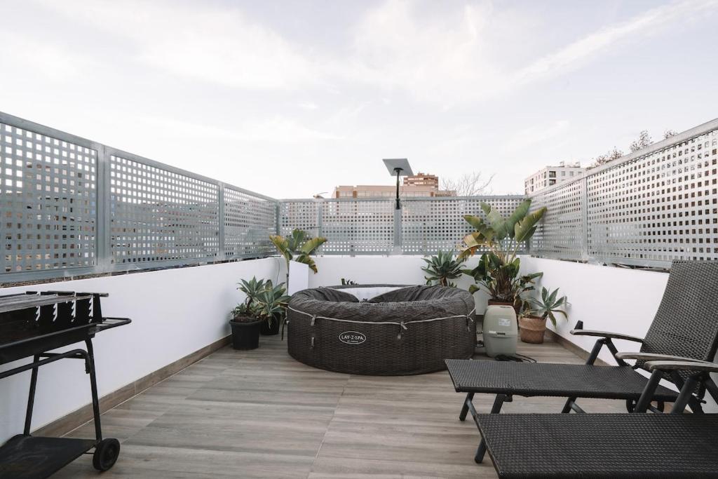 Terrace Jacuzzi Retreat - 2