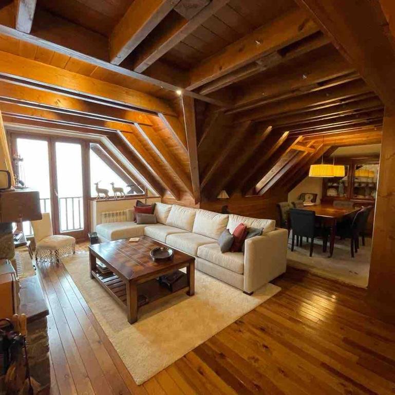 BAQUEIRA LUXURy FAMILIAR HOUSE - 1