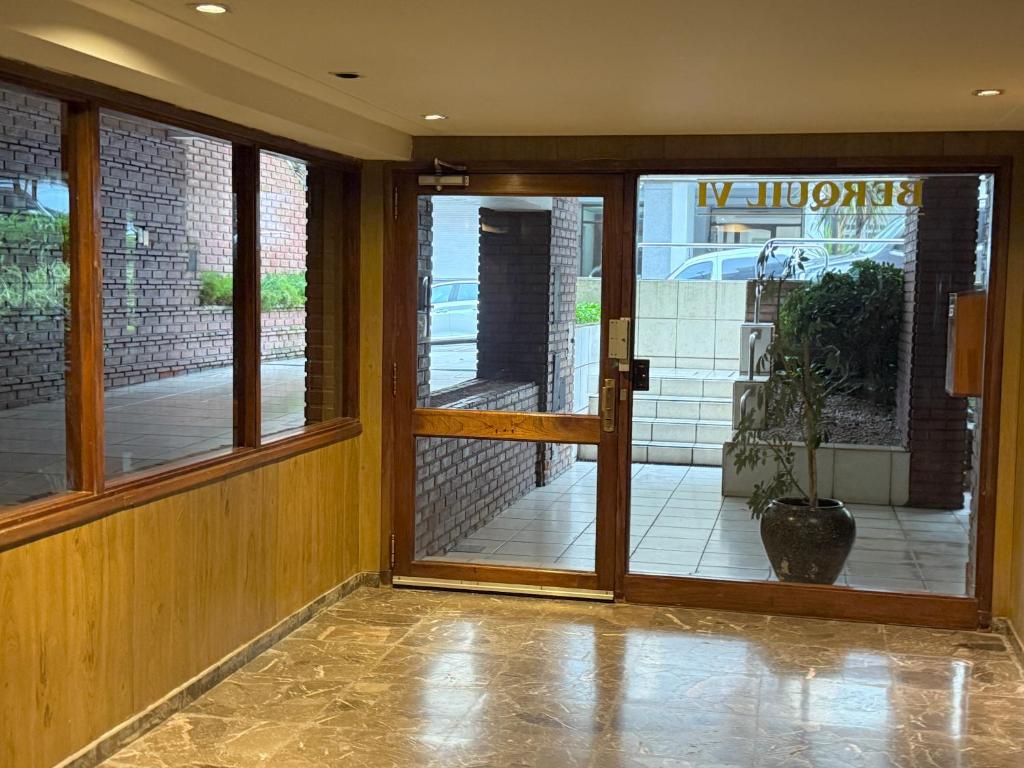 Departamento de 3 ambientes a pasos de Playa Varese - 2