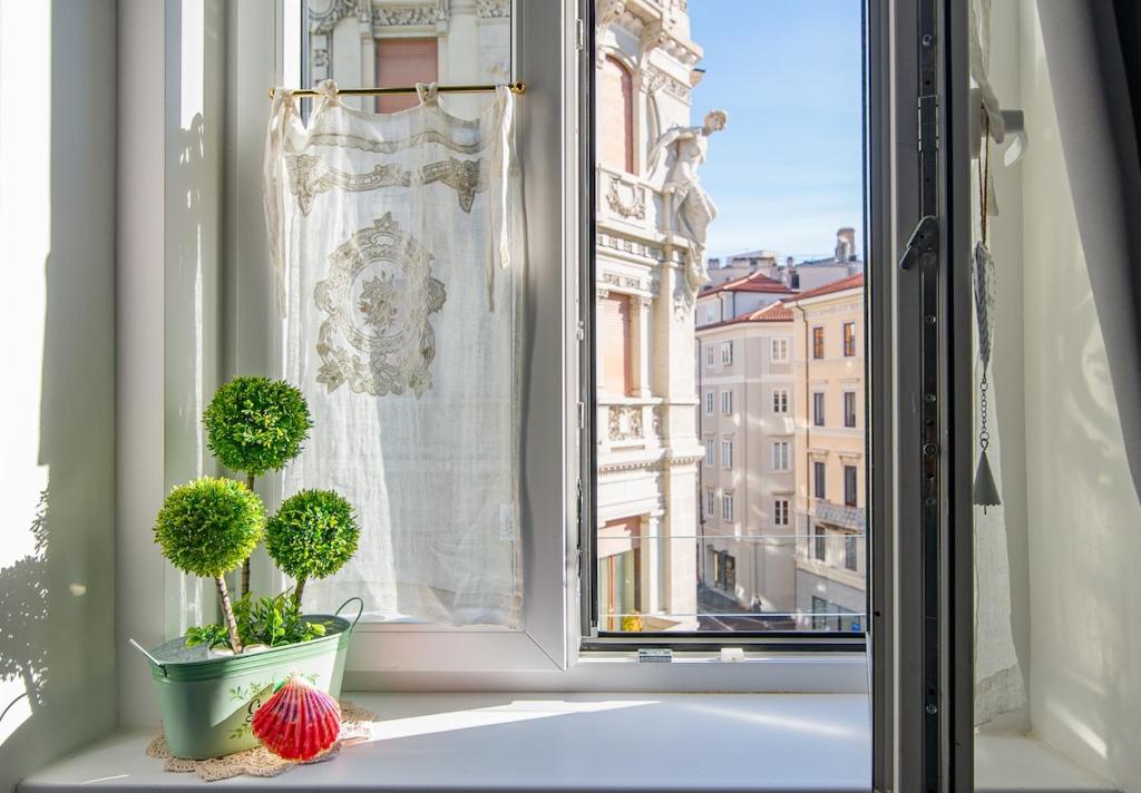 Apartment in the Center of Trieste - 1