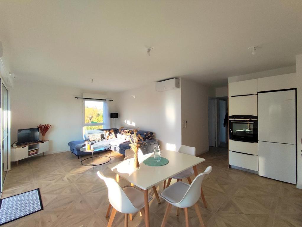 Appartement climatisé avec piscine et parking à Uzès - 3