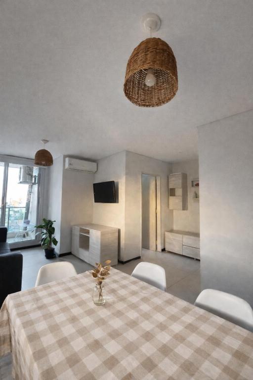 Dto de estilo zona Oroño con piscina y balcón - 2