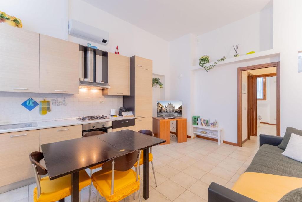 Casa Fortuna Cozy Milan Apartment MM3 to Duomo - 1