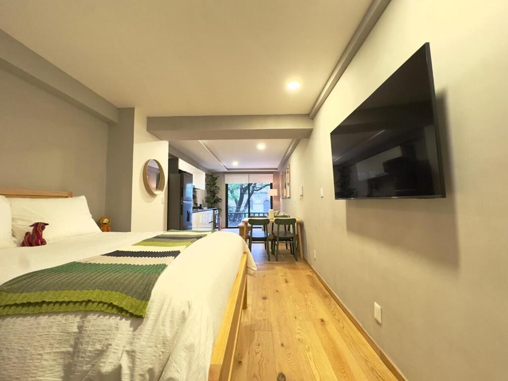 NEW LOFT with private patio at Roma Norte - 5